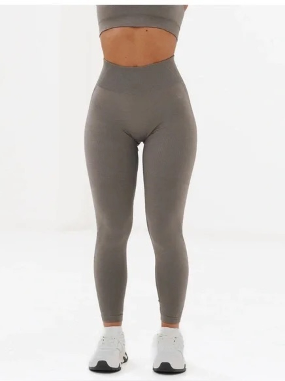Seamless High-Waist Ribbed Leggings in Taupe Gray
